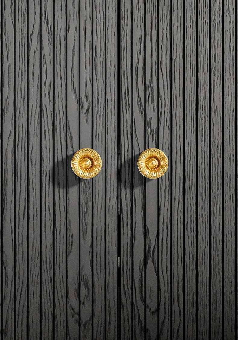 Classic style solid brass drawer knob/Ornate gold cabinet pull/Gold door knob/Gold drawer pull/furniture hardware/cabinet renovation/Texture