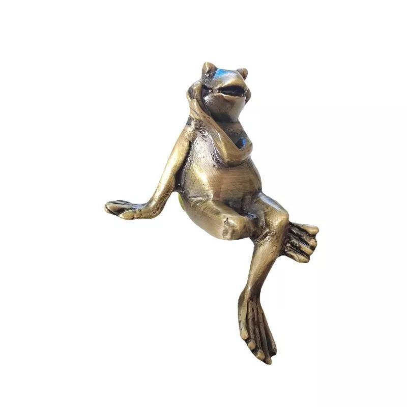 Aged brass frog shaped door knob/Frog drawer pull/Bronze wardrobe door handle/Novelty drawer pull/unique cabinet handle/bronze hardware