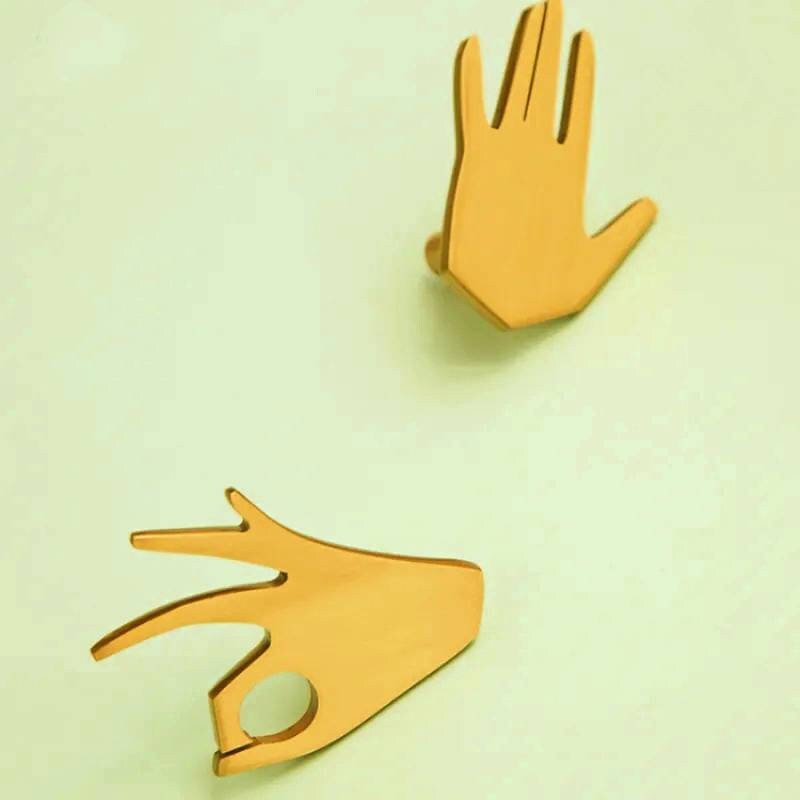 Gold brass hand shaped door handle/OK hand shape cabinet Pull/gold drawer handle/hello door knob/ furniture hardware/drinks cabinet handle