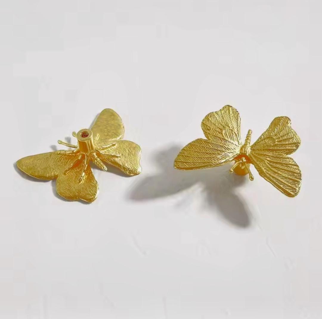 Gold brass butterfly cabinet handle/Realistic butterfly cabinet pull/Butterfly door handle/Gold butterfly door knob/Brass furniture hardware