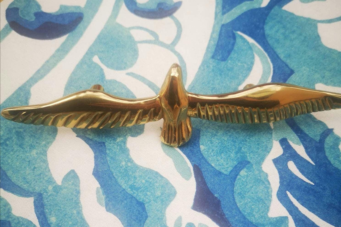 Solid brass flying bird Cabinet Pull/gold soaring bird Door Handle/DIY Knob/bird shaped drawer pull/unique furniture hardware/IKEA hack