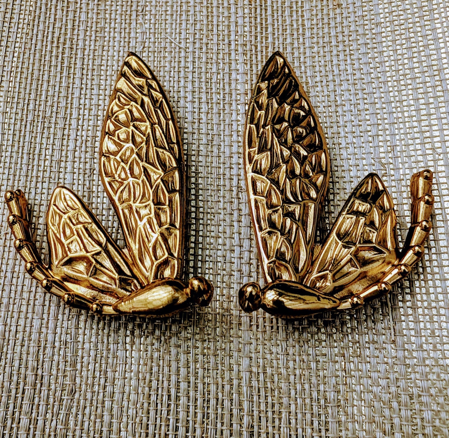 A pair of dragonfly cabinet pull/Dragonfly drawer knobs/Dragonfly drawer handle/brass furniture hardware/home improvement/Gold Door handles