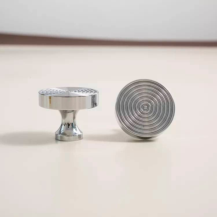 Chunky shiny silver echo pattern drawer handle/silver furniture hardware/Mid century modern drawer knob/silver retro style cabinet pull
