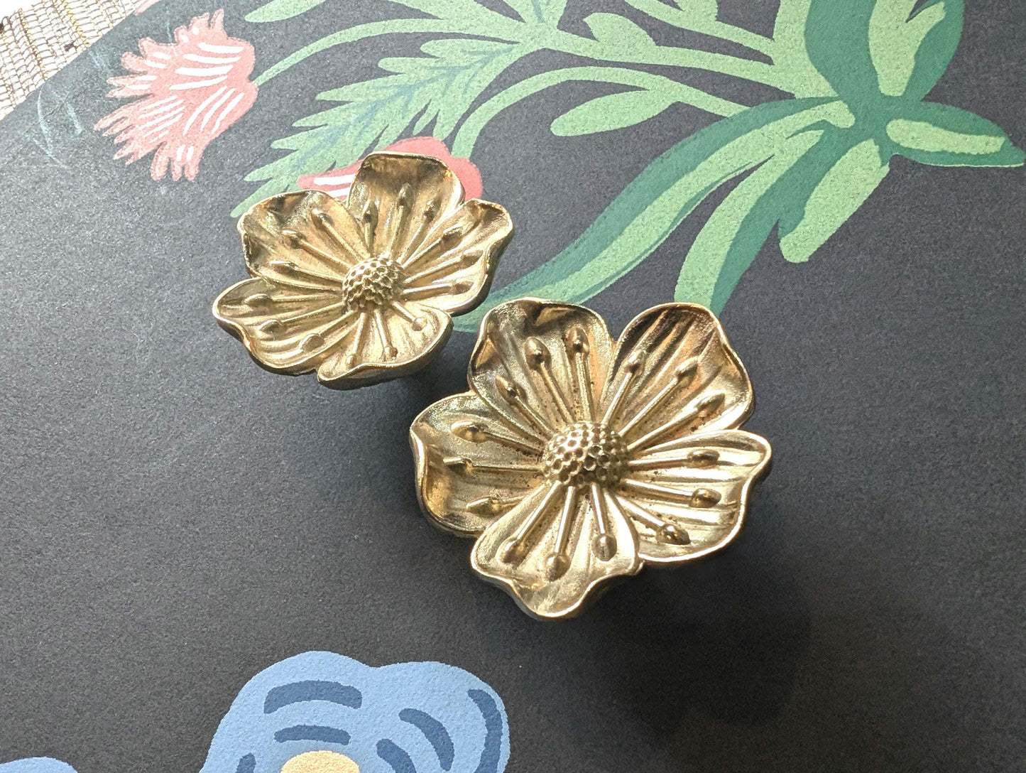 Beautiful gold brass cherry blossom cabinet handle/Brass flower shaped drawer pull/Gold brass bloom door knob/bedroom furniture hardware