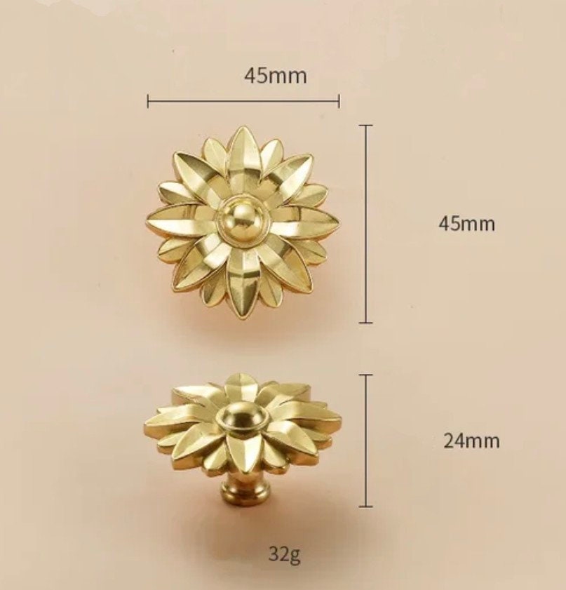 Gold star flower drawer handle/Gold brass flower cabinet handle/Brass vintage door knob/Brass furniture hardware/Unique flower drawer knob