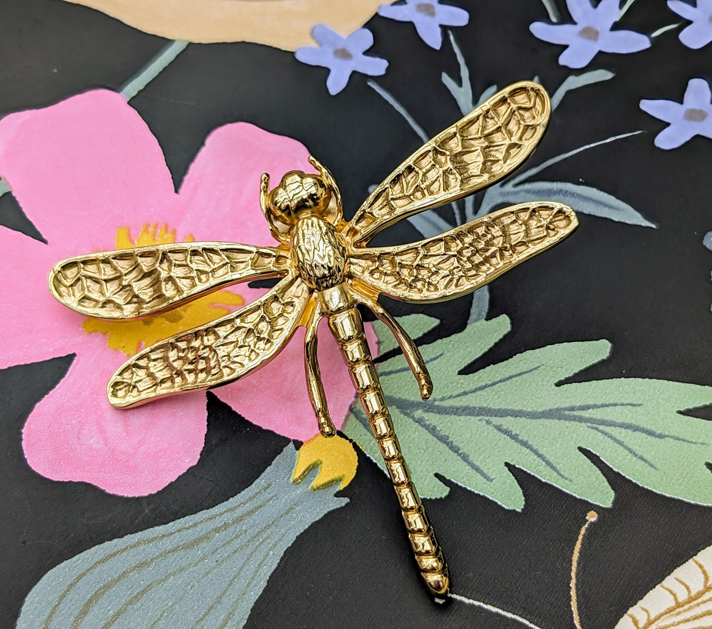 Solid brass dragonfly cabinet pull/Dragonfly drawer knob/Dragonfly drawer handle/brass furniture hardware/home improvement/Gold Door handle