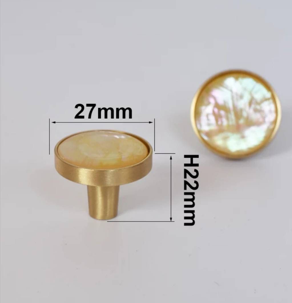 Mother of pearl drawer pull/Pastel shades pearl cabinet handle/Shell door handle/Pearl furniture hardware/Pearl drawer knob/Pearl door knob
