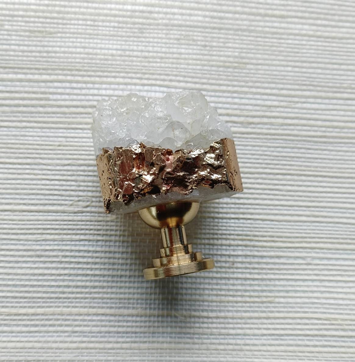 Green or white quartz crystal geode and brass cabinet handle/gemstone drawer handle/crystal door handle/raw semi precious stone door knob