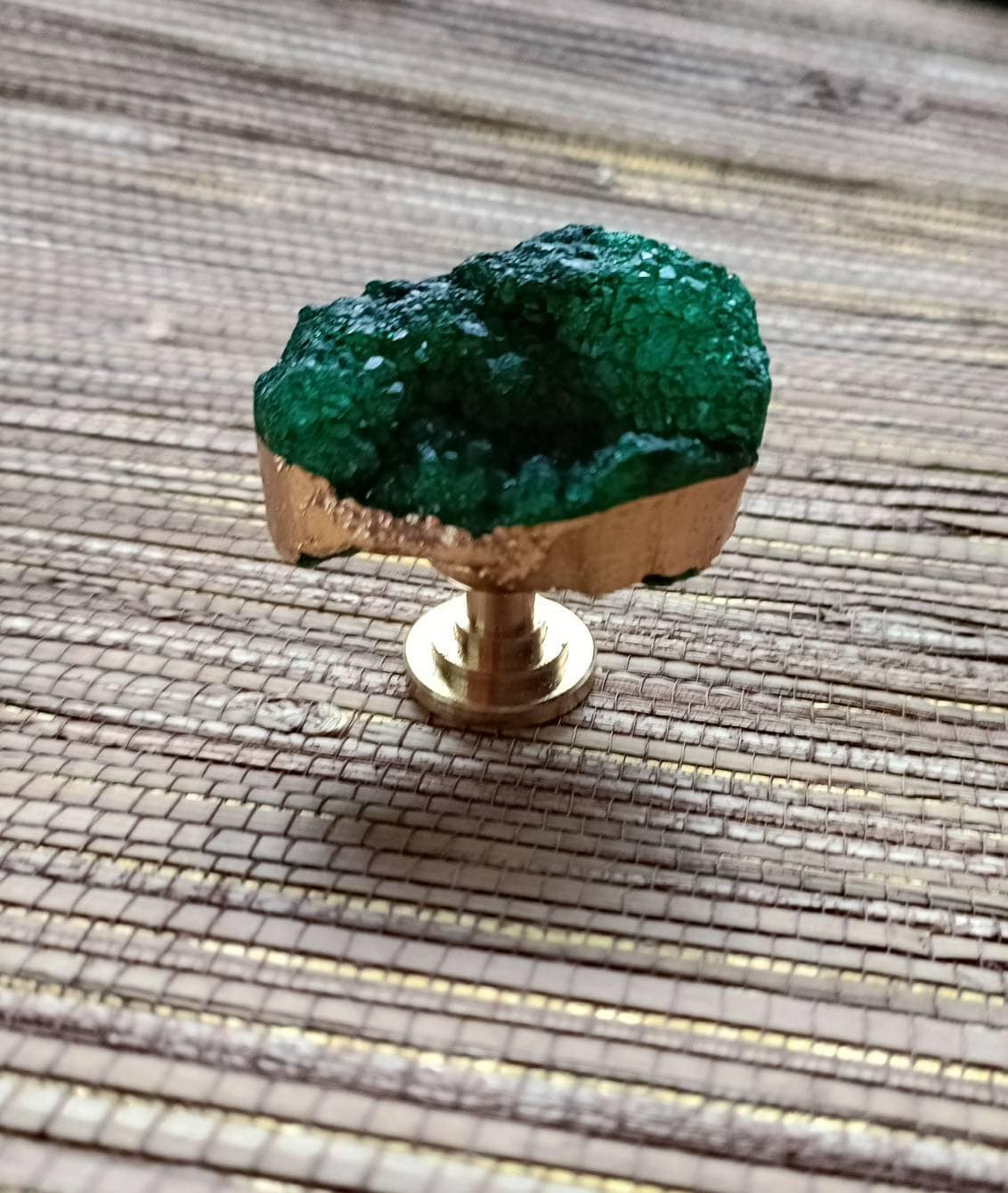 Green or white quartz crystal geode and brass cabinet handle/gemstone drawer handle/crystal door handle/raw semi precious stone door knob