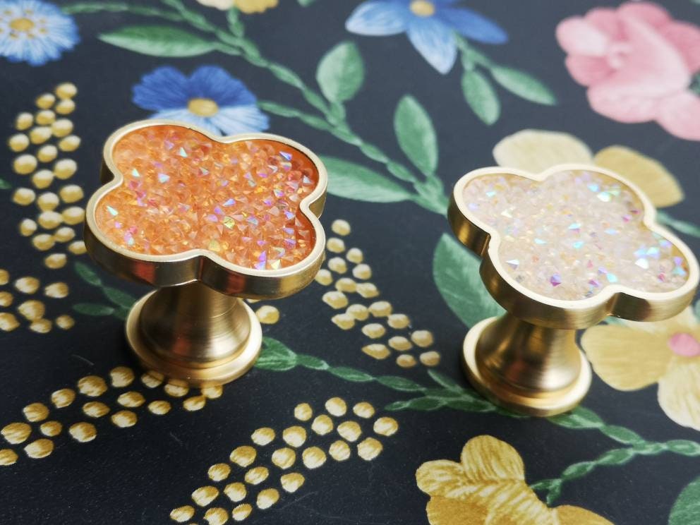 Glittery rainbow aura quartz crystal and gold clover shaped cabinet pull/Gemstone door handle/Clover shaped drawer handle/crystal hardware