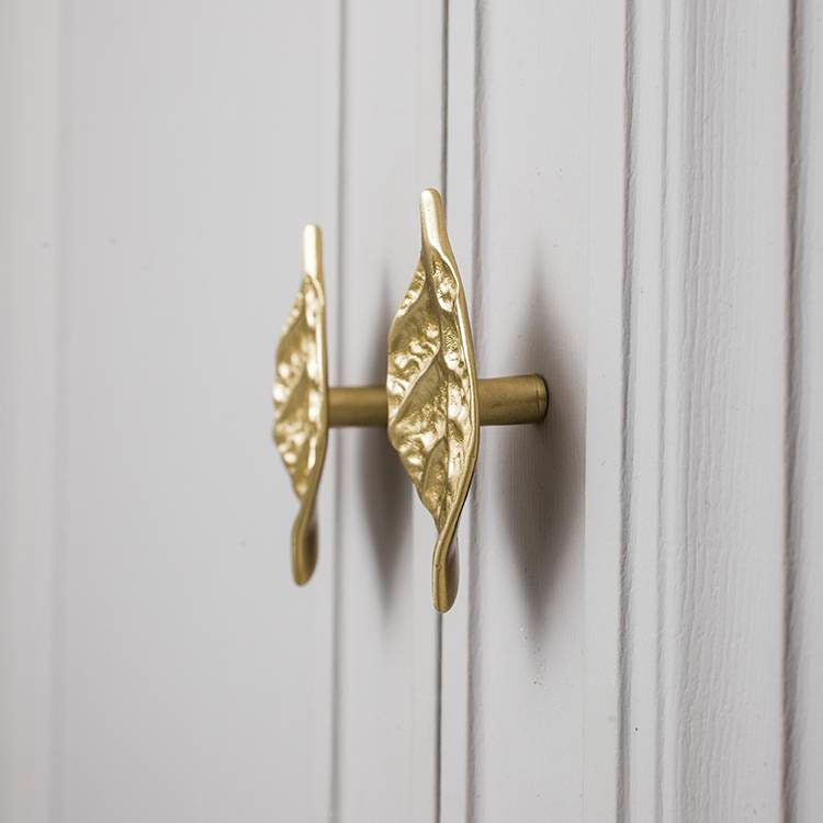 Gold brass autumn leaf cabinet handle/Gold leaf shaped drawer pull/Gold leaves door handle/Fall leaf drawer knob/gold furniture hardware