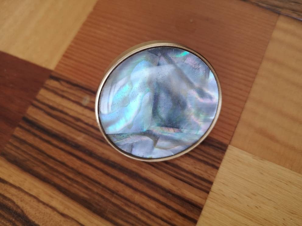 Round pale blue Abalone shell and brass drawer pull/Iridescent blue mother of pearl door handle/Brass round light blue pearl cabinet handle