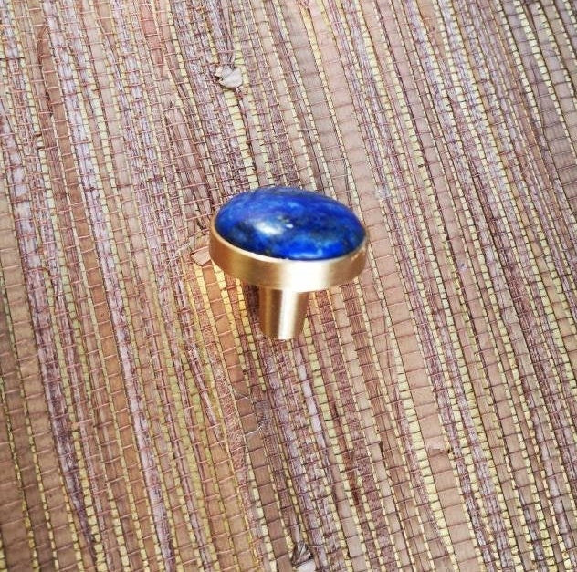 Electric blue lapis lazuli and gold brass  drawer knob/blue stone cabinet handle/gemstone drawer pull/blue cabinet handle/blue hardware