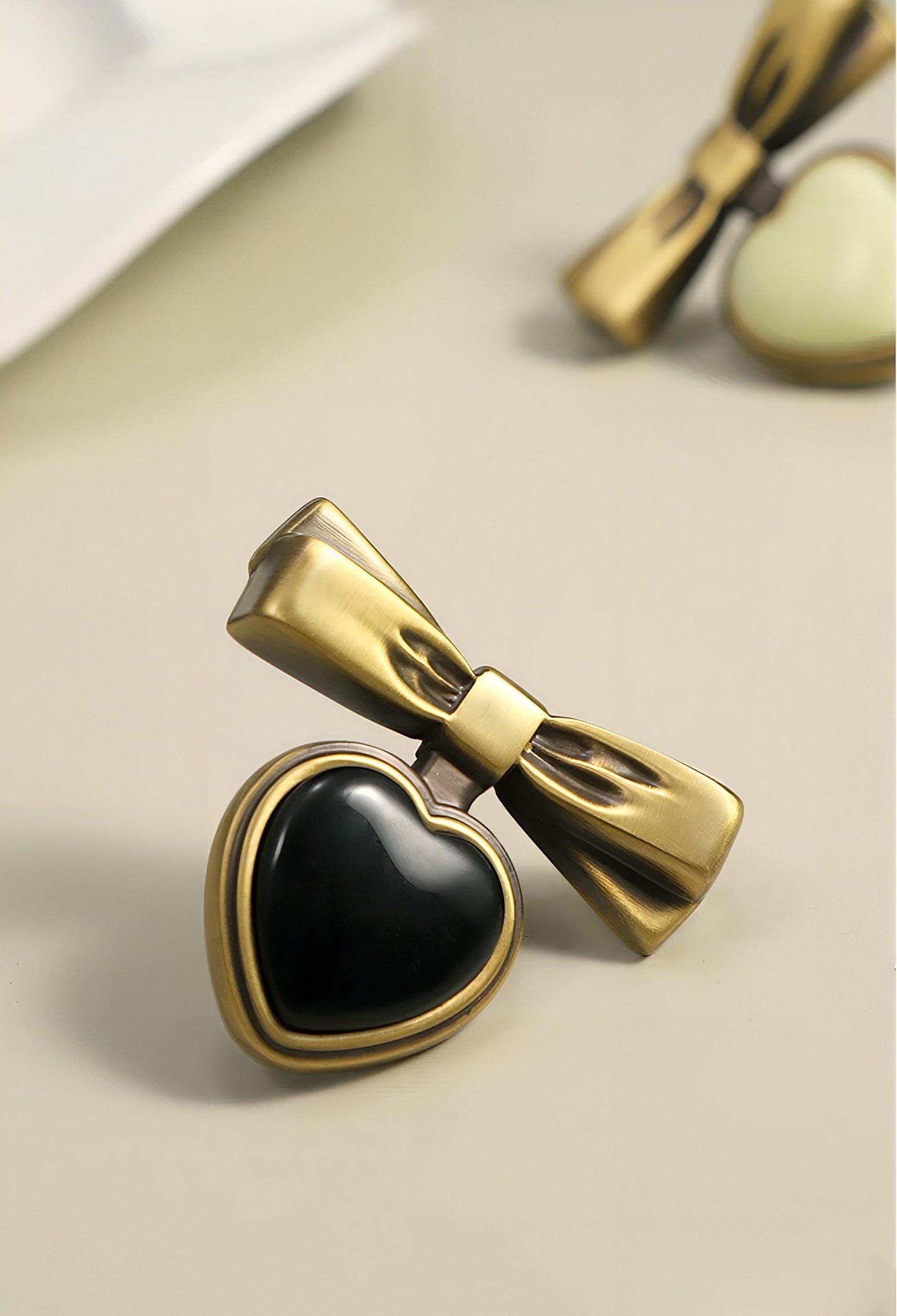Bronze brass heart shaped drop handle/Semi precious stone drop drawer pull/Bronze cabinet pull/Crystal furniture hardware/Dresser door pull
