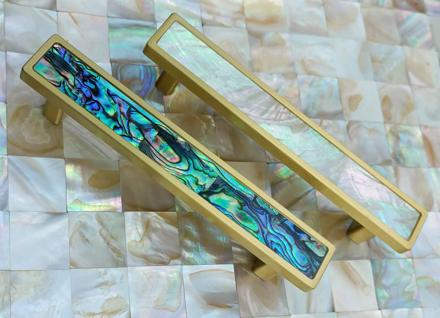 Rainbow abalone shell drawer pull/Pearl cabinet pull/Mother of pearl door handle/Iridescent Drawer handle/Pearl and brass furniture hardware