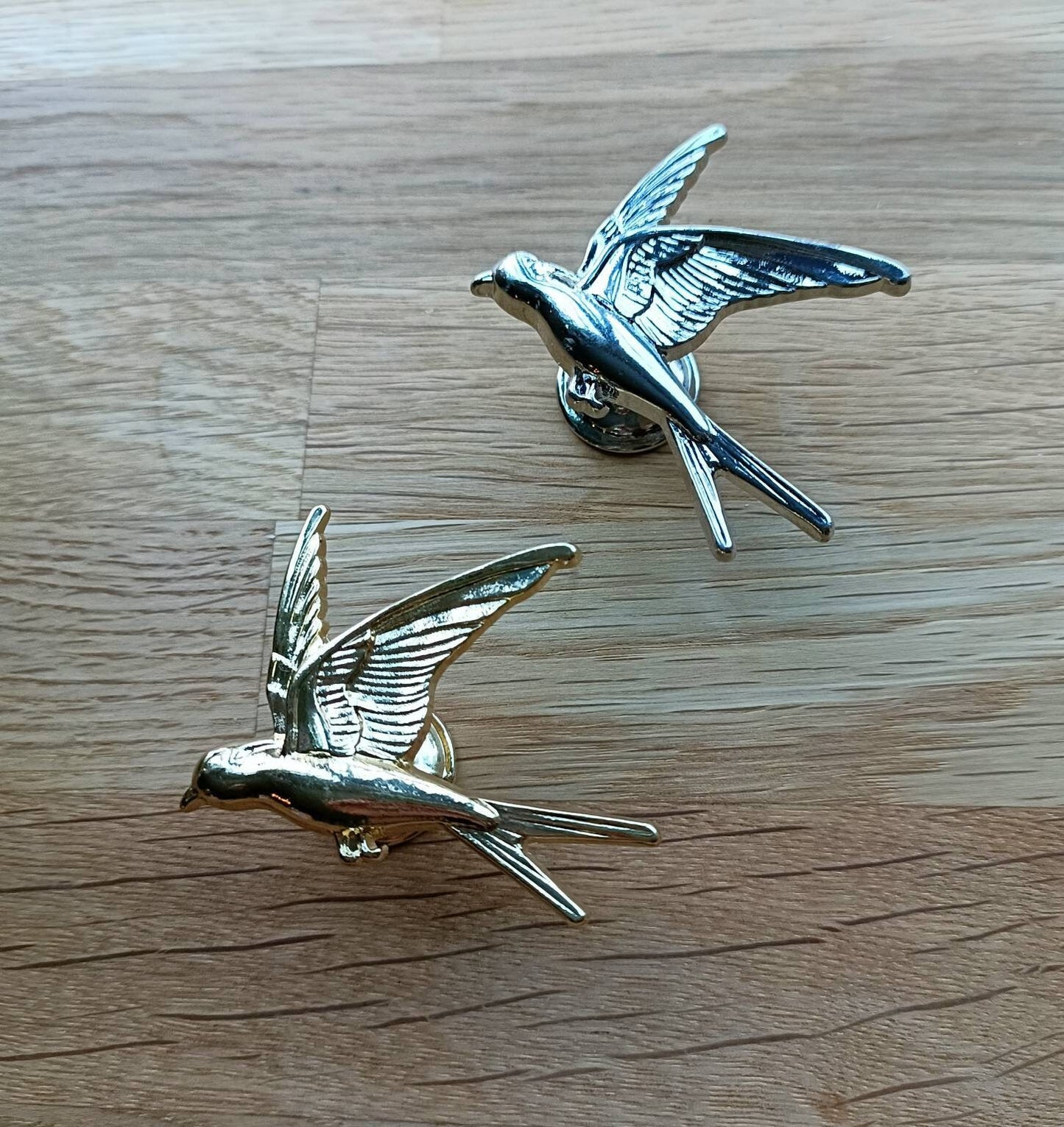 Flying Swallow Cabinet Pull/Gold or Silver Swift Door Handle/Bird shaped drawer handle/Nursery furniture hardware/Flying Bird Cabinet Handle