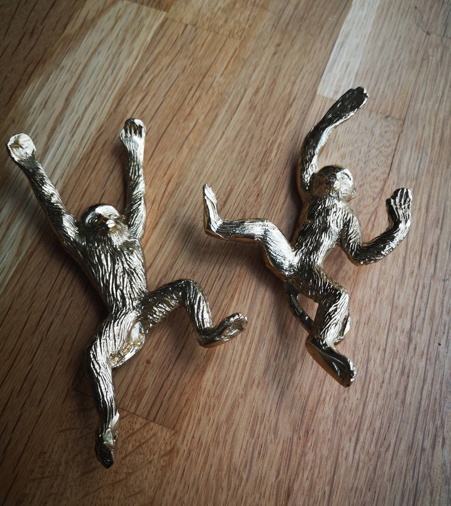 Fun brass monkey cabinet pull/animal door handle/tropical decor/zoo animal drawer pull/nursery decor/gold furniture hardware/monkey handle