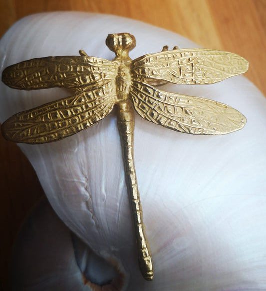 Gold brass dragonfly cabinet pull/Dragonfly drawer knob/Dragonfly drawer handle/brass furniture hardware/Gold cabinet door knob/Brass handle