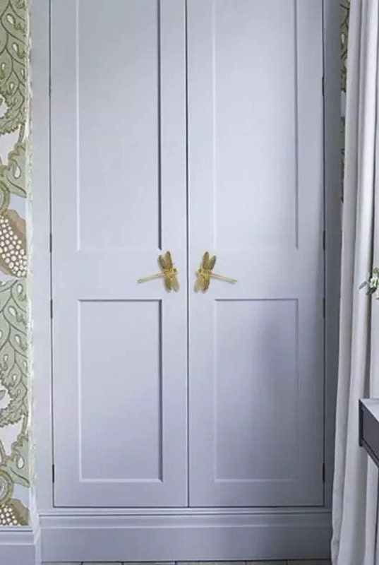 Gold brass dragonfly cabinet pull/Dragonfly drawer knob/Dragonfly drawer handle/brass furniture hardware/Gold cabinet door knob/Brass handle