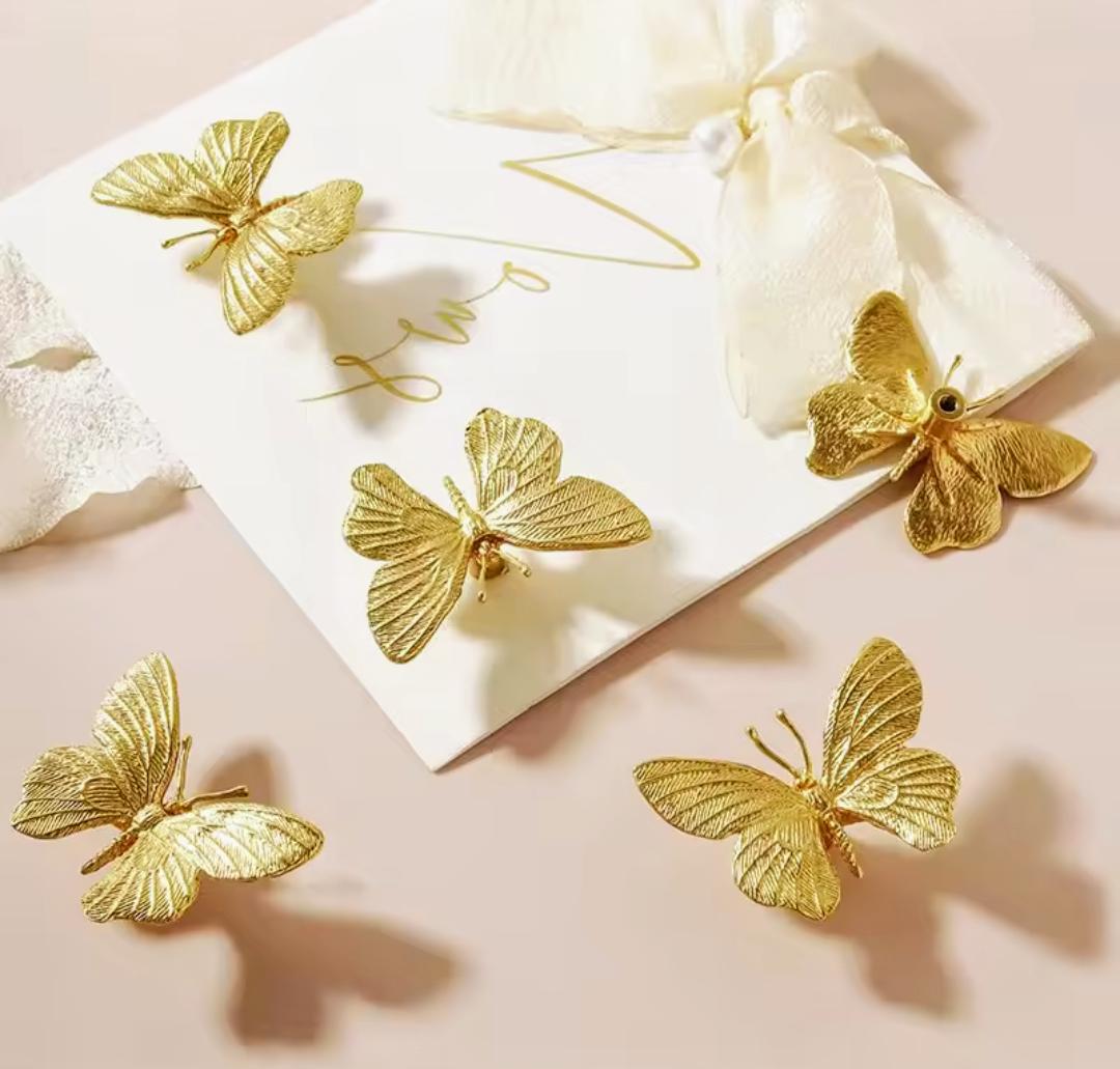 Gold brass butterfly cabinet handle/Realistic butterfly cabinet pull/Butterfly door handle/Gold butterfly door knob/Brass furniture hardware