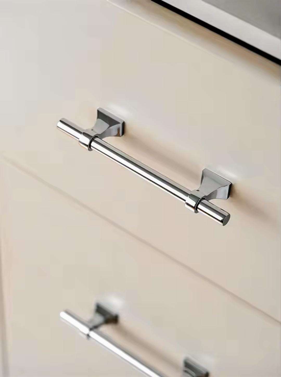 Shiny silver bar cabinet handle with retro look/Chrome drawer handle/home improvement hardware/Silver cabinet door handle/Silver hardware
