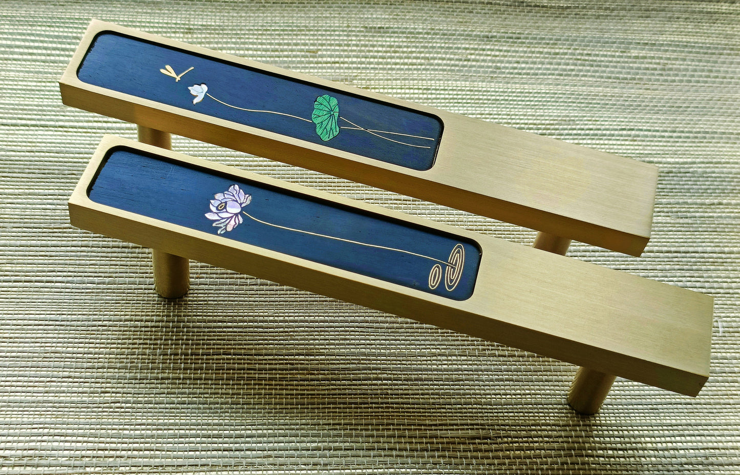 Waterlilies drawer pull/Pearl and brass inlaid drawer pull/Intricate pearl inlay cabinet pull/water lily door handle/Luxury pearl hardware
