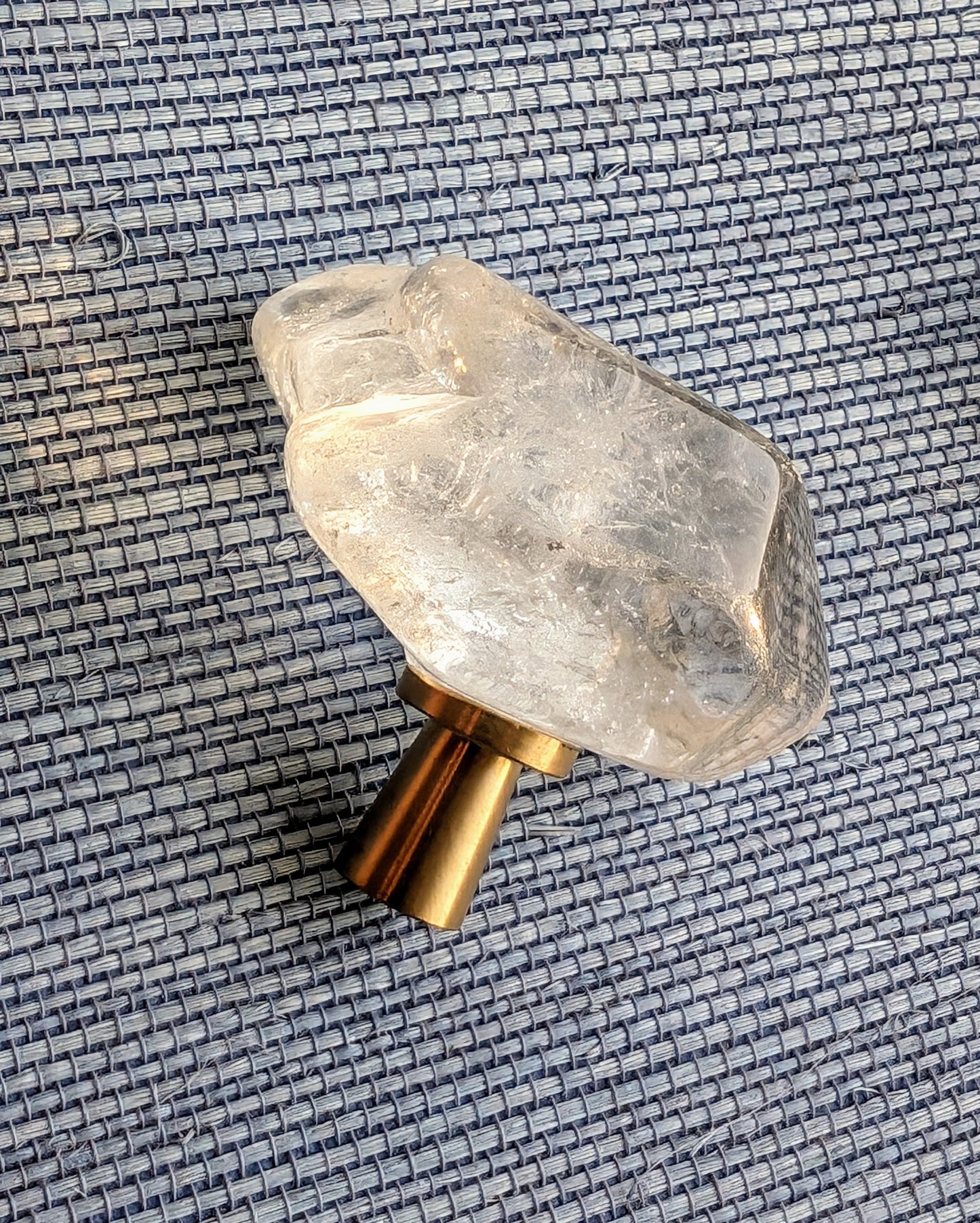 Polished quartz crystal cabinet pull/crystal furniture hardware/Quartz Crystal drawer handle/Crystal door handle/Crystal and brass drawer pu