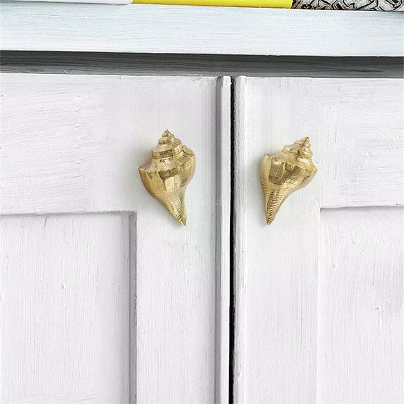 Gold solid brass conch shell cabinet pull/Seashell shaped door handle/beach themed drawer knob/brass furniture hardware/sea shell handle