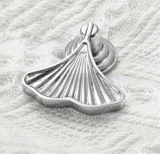Shiny silver ginkgo drop leaf drawer handle/leaf shaped cabinet pull/silver leaf drawer pull/Silver furniture hardware/silver door handle