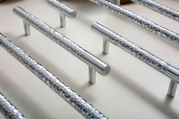 Glittery silver hammered cabinet bar handle/Shiny silver drawer pull/textured metal door handle/brass furniture hardware/kitchen hardware