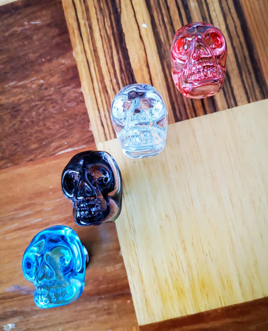 Glass crystal skull drawer knob/Pirate themed cabinet handle/Halloween door handle/Skull shaped cabinet pull/Gothic core drawer handle