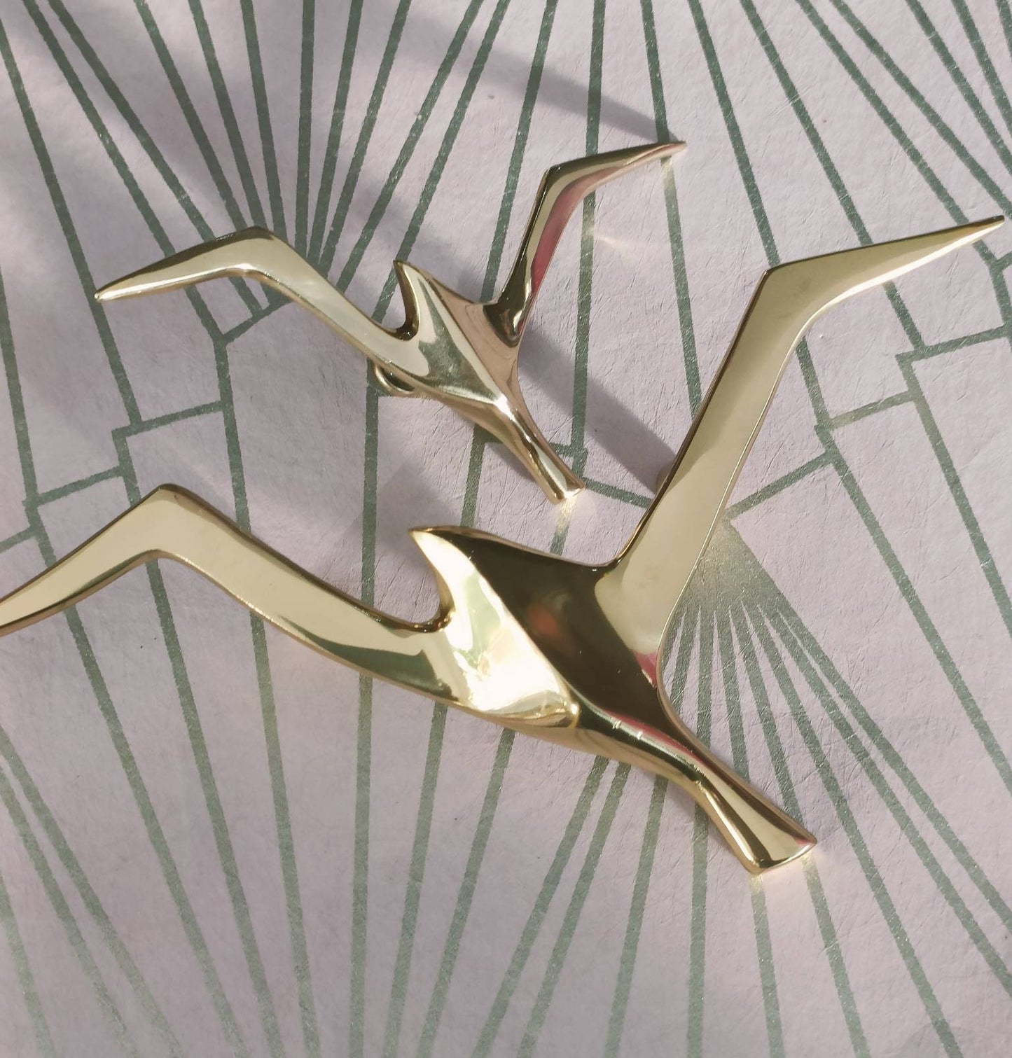 Gold seagull drawer handle/Gold brass flying bird cabinet pull/Sea burd door knob/Beach theme furniture hardware/Flying bird drawer knob