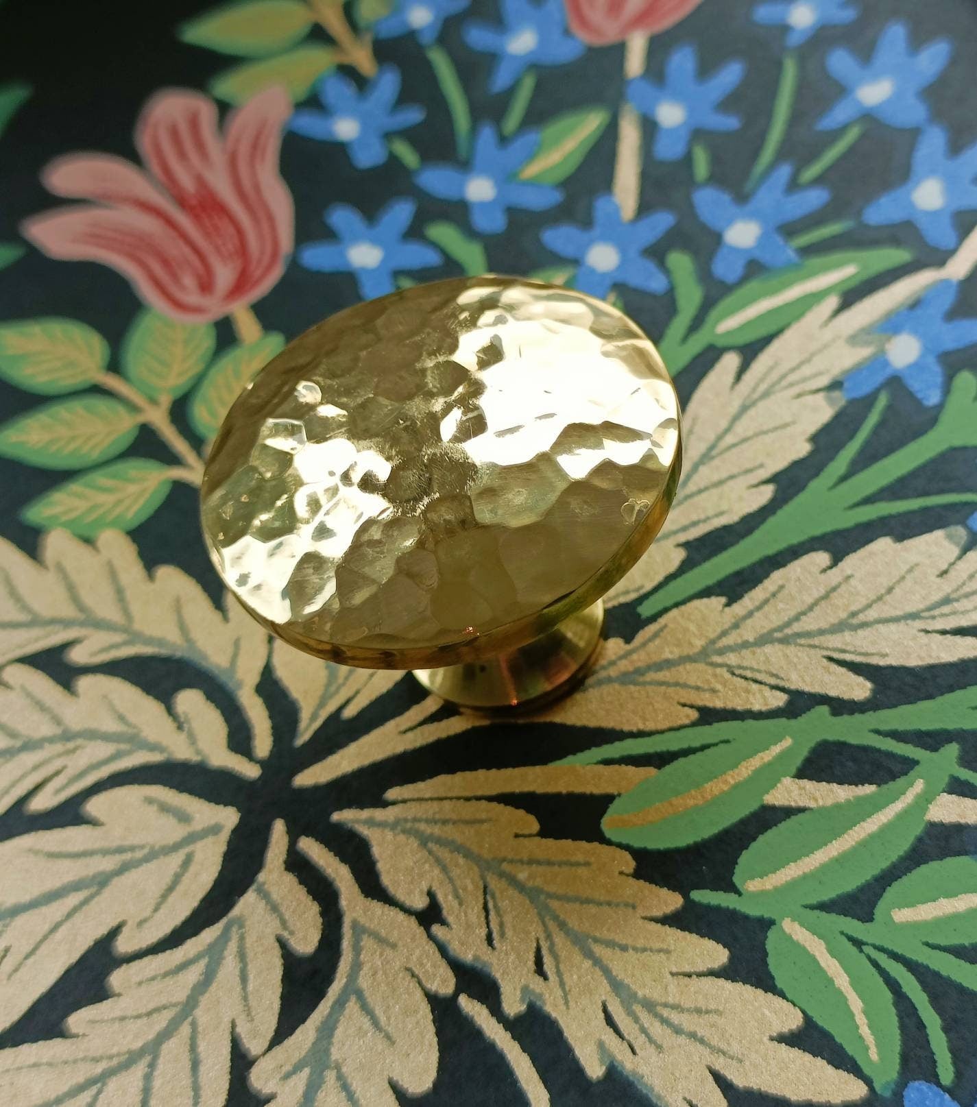 Round shiny hammered brass drawer handle/Textured gold brass cabinet pull/Brass kitchen renovation hardware/Shiny gold brass door knob