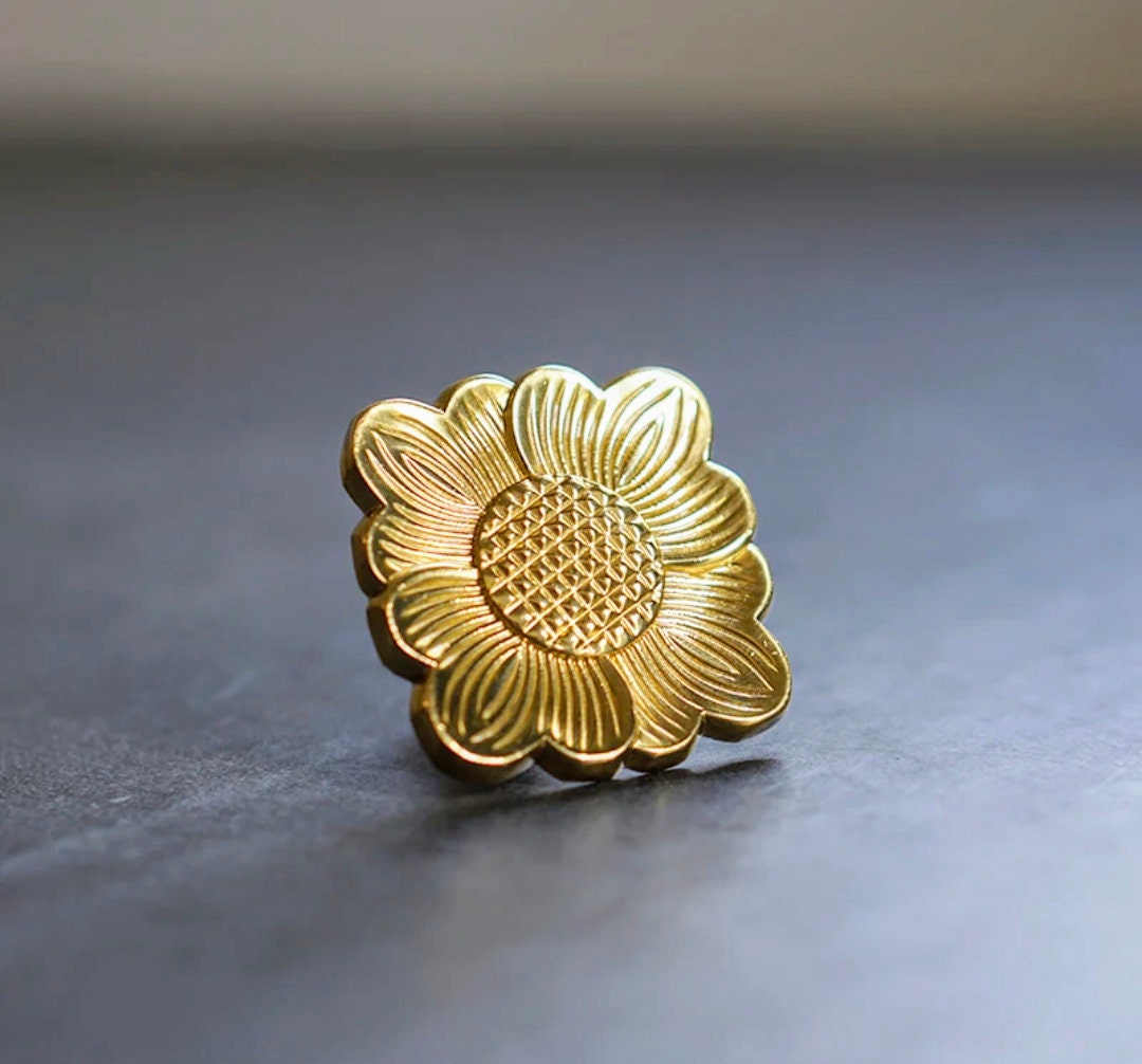 Arts and crafts style sun flower drawer handle/Gold sun flower cabinet handle/Arts and crafts style door knob/Gold brass furniture hardware