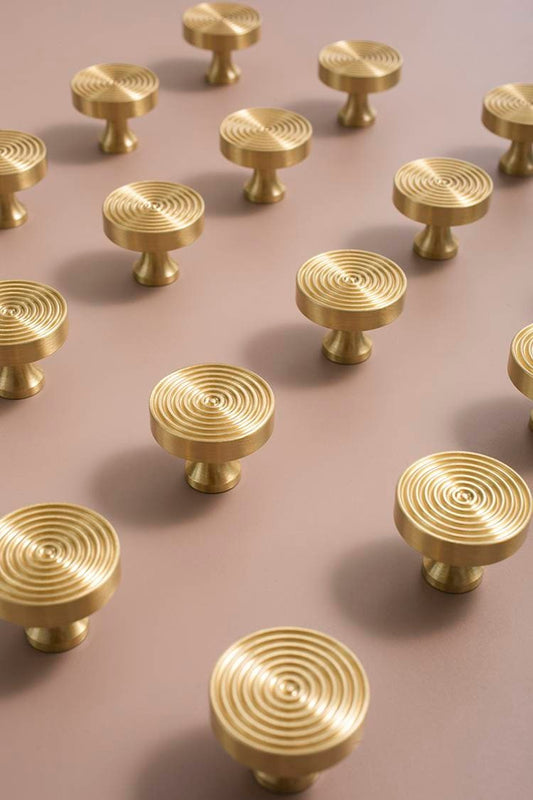 Chunky matte gold brass echo pattern drawer handle/brass furniture hardware/Mid century modern drawer knob/Gold brass retro cabinet pull