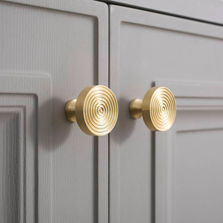Chunky matte gold brass echo pattern drawer handle/brass furniture hardware/Mid century modern drawer knob/Gold brass retro cabinet pull