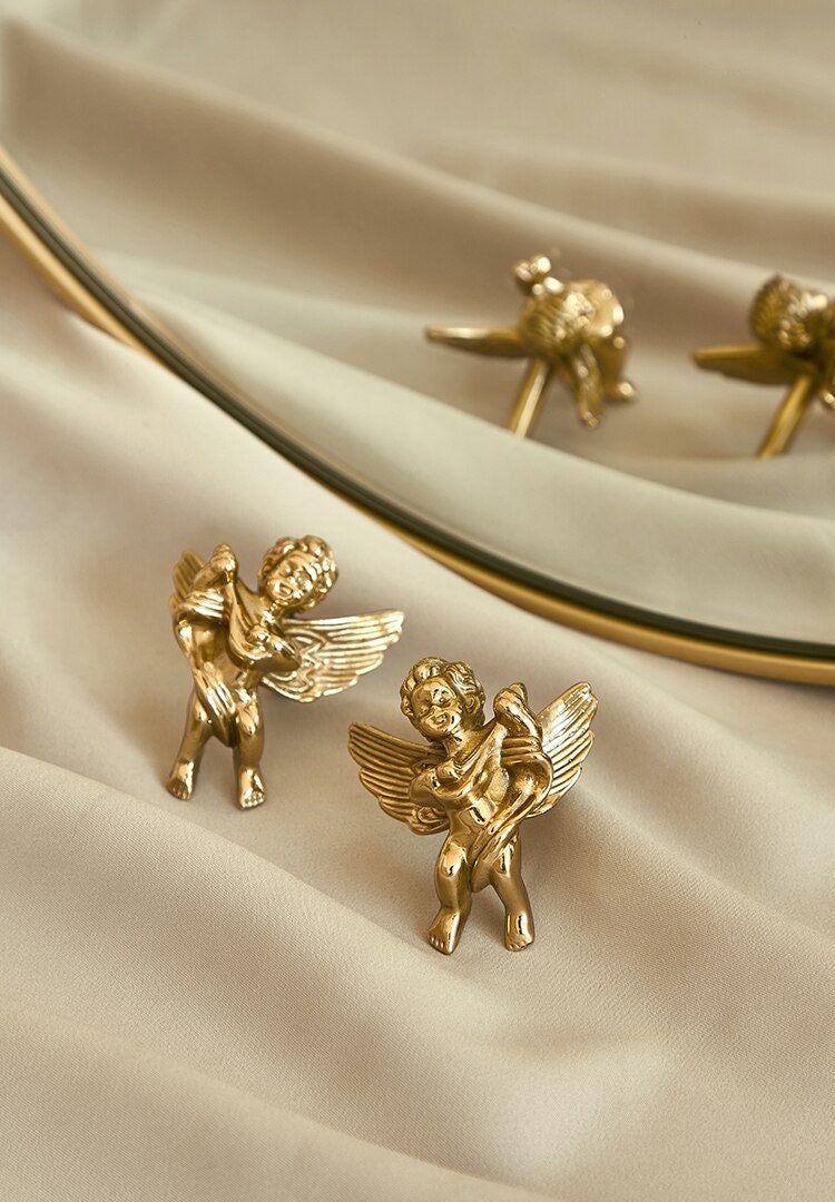 Gold brass cherub door handle/Baby Angel Cabinet Pull/Gold Eros shaped drawer pull/Gold brass angelic themed furniture hardware/Sweet cherub