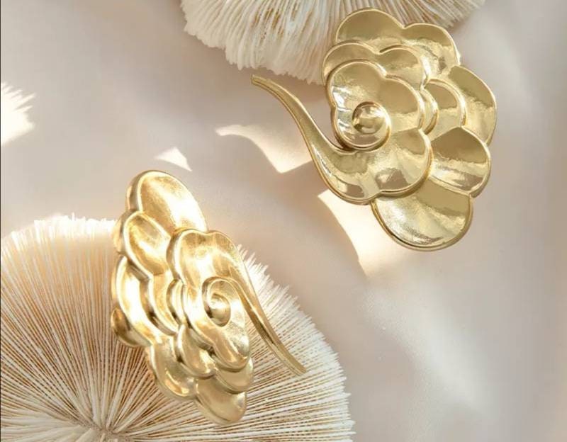 Shiny Golden floating cloud shaped door handles in left or right facing design solid brass Cabinet Pull Knob  furniture hardware upcycling