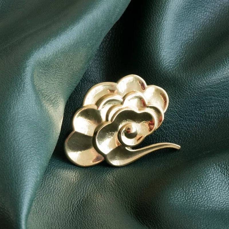 Shiny Golden floating cloud shaped door handles in left or right facing design solid brass Cabinet Pull Knob  furniture hardware upcycling