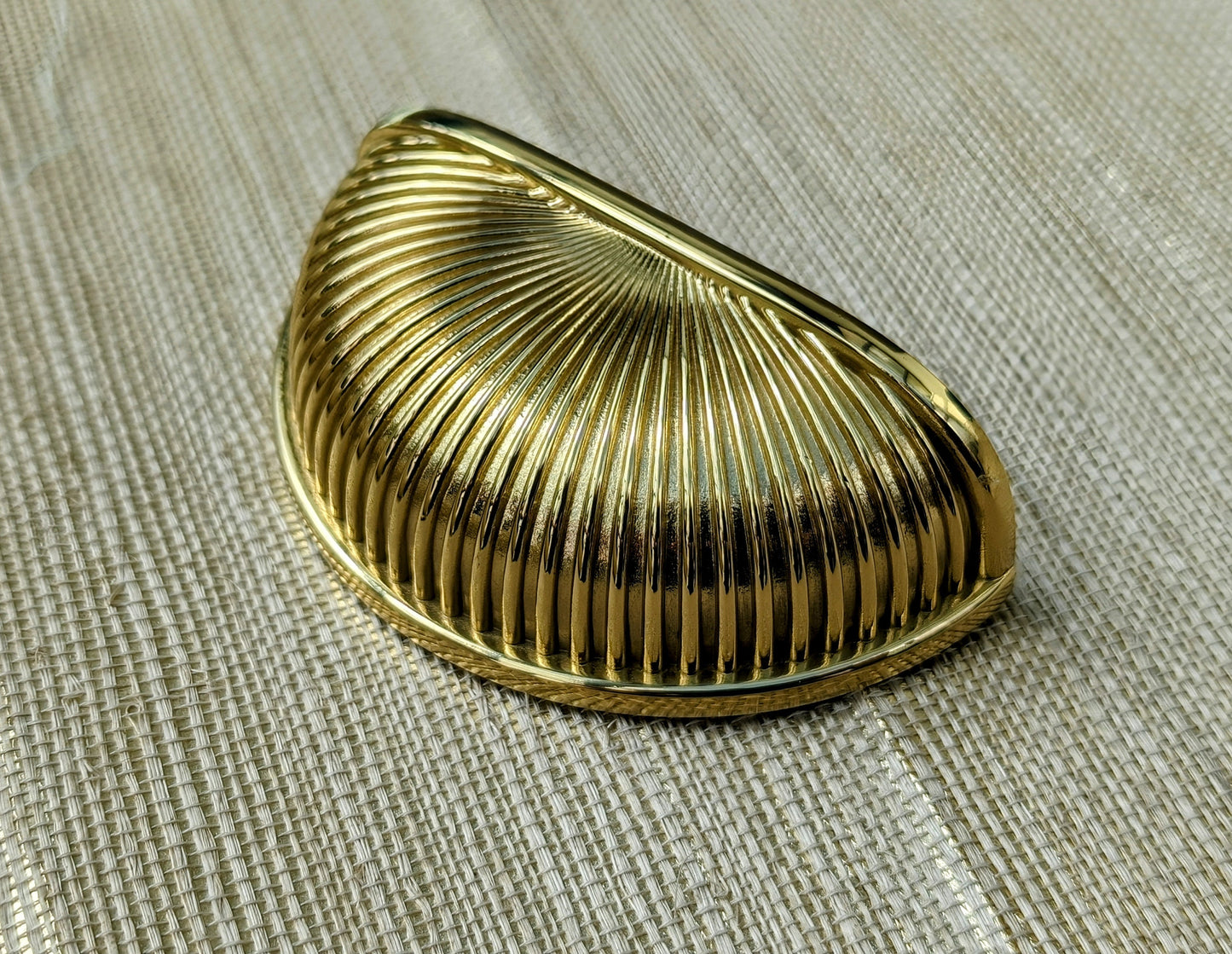 Shiny solid brass cup handle/Classic brass hardware/Gold cabinet pull/Gold brass drawer handle/Gold brass kitchen door handle/Brass handle
