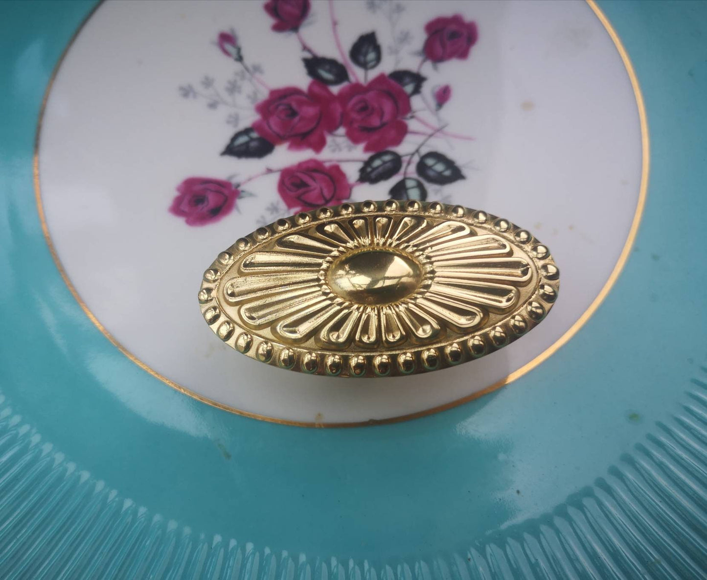 Gold ornate design cabinet handle/Solid brass oval drawer pull/Victorian style oval door handle/Antique style door knob/Gold brass hardware