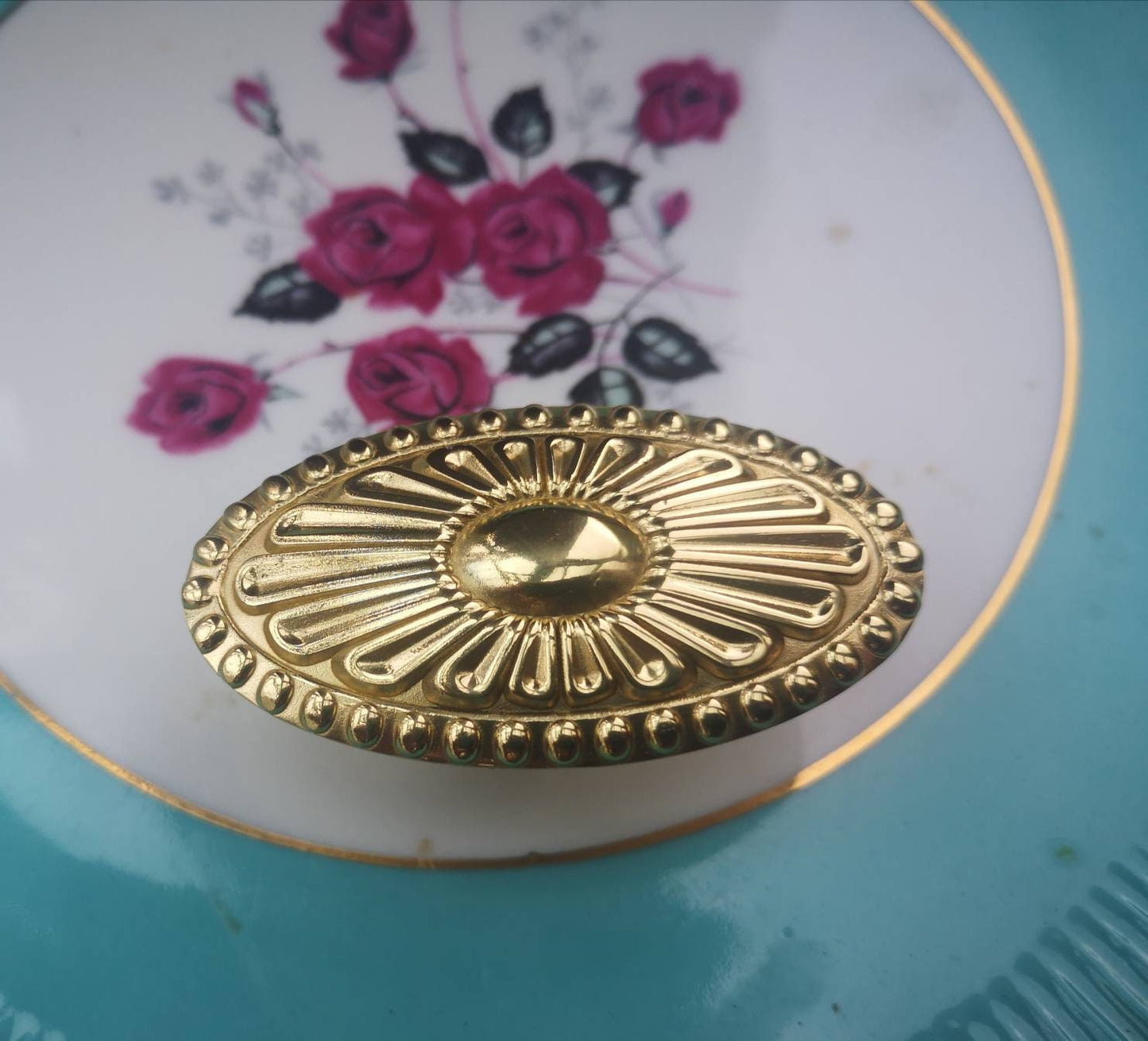 Gold ornate design cabinet handle/Solid brass oval drawer pull/Victorian style oval door handle/Antique style door knob/Gold brass hardware