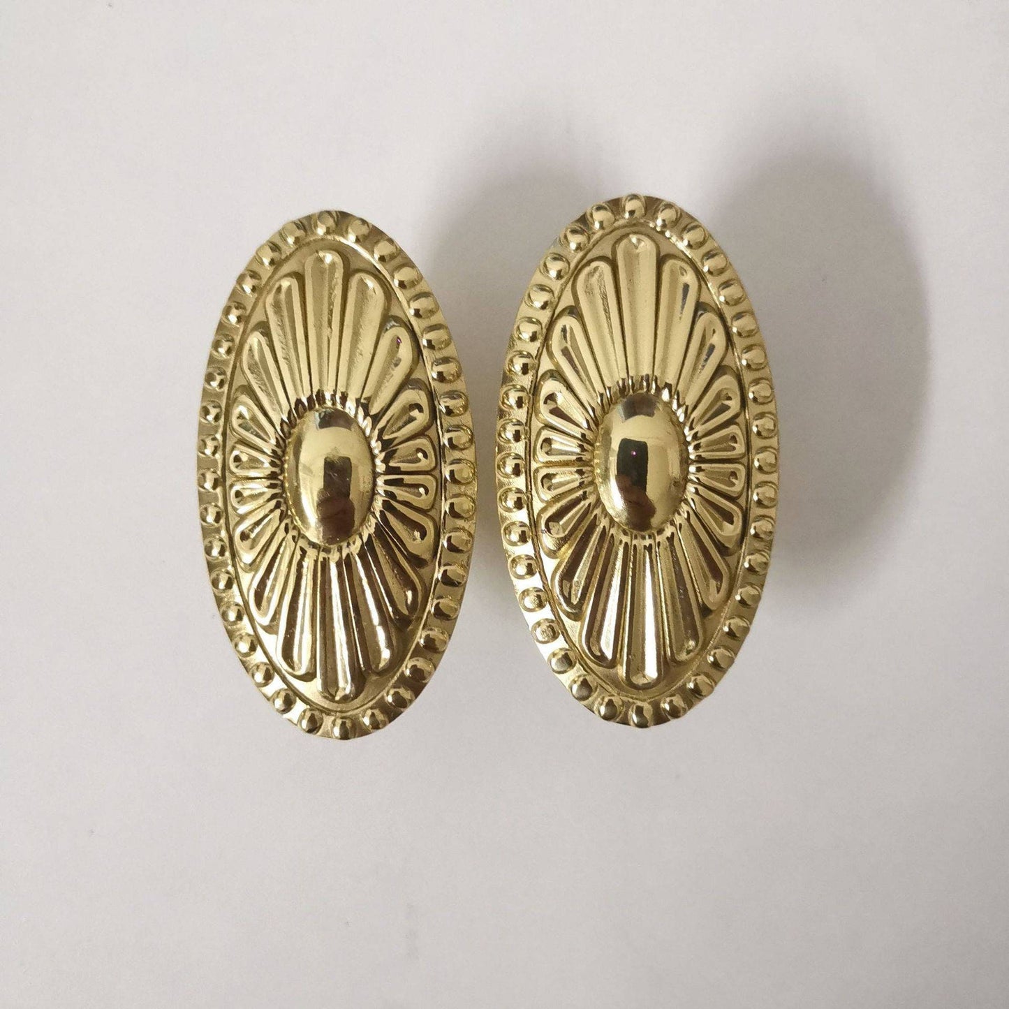 Gold ornate design cabinet handle/Solid brass oval drawer pull/Victorian style oval door handle/Antique style door knob/Gold brass hardware