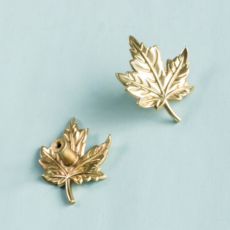 Gold maple leaf cabinet pull/Brass leaf shaped door handle/Autumn leaves drawer knob/Maple leaves/furniture hardware/gold cabinet handle