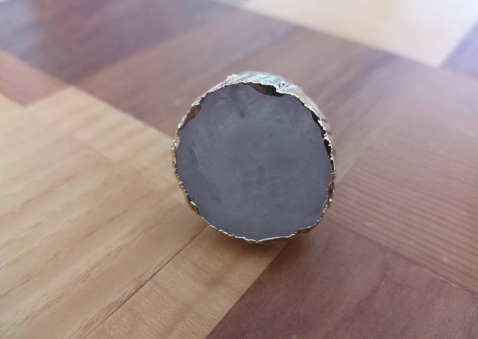 Round white quartz drawer handle with gold edges/gemstone and brass door knob/white crystal cabinet handle/gold brass and crystal hardware