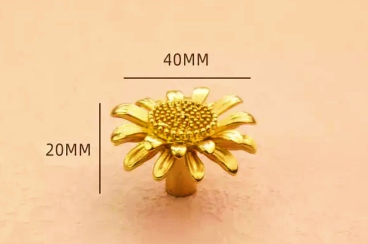 Gold Daisy cabinet handle/Brass flower shaped drawer pull/Gold brass daisy door knob/bedroom furniture hardware/Fresh daisy door handle