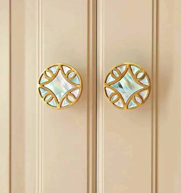 Abalone pearl drawer pull/Iridescent Pearl Cabinet pull/Mother of pearl door handle/Geometric brass drawer knob/Brass furniture hardware