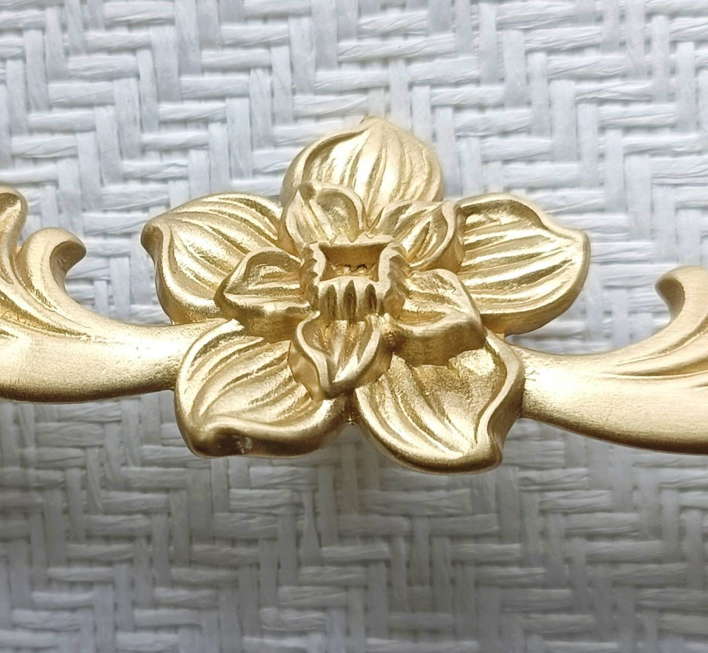 Gold baroque flower style solid brass cabinet pull/Antique French style drawer handle/brass furniture hardware/Gold Rocco style door handle