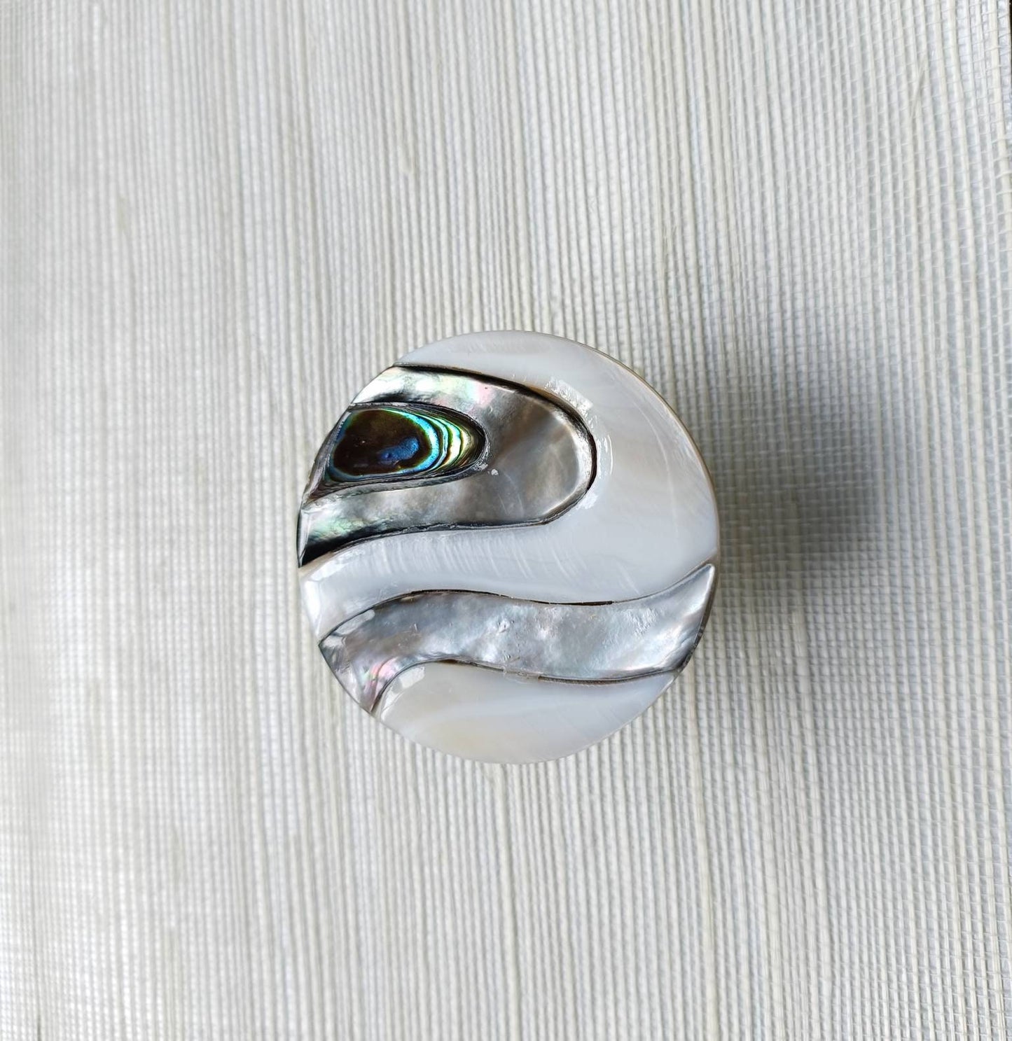 Large round mixed shell pattern drawer pull/Pearl Cabinet pull/mother of pearl door handle/Swirl pattern door knob/pearl furniture hardware