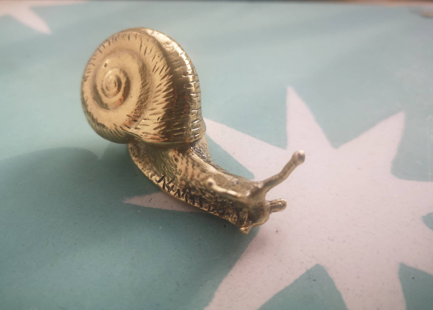 Gold Garden Snail Cabinet Pull/Snail shaped solid brass door handle/Snail drawer pull/Quirky door knob/ DIY brass Furniture hardware